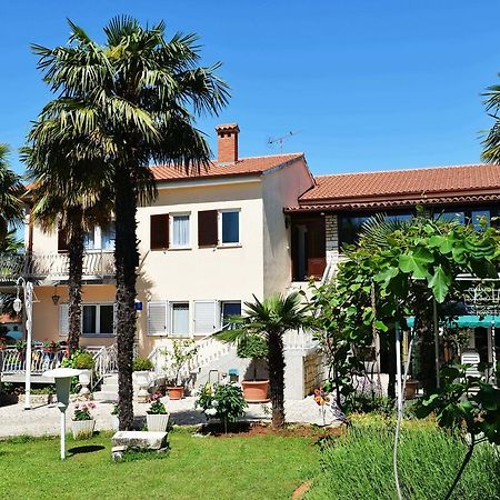 Apartments Nela Poreč Extérieur photo