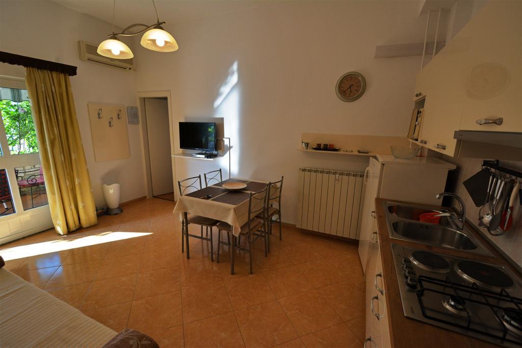 Apartments Nela Poreč Extérieur photo