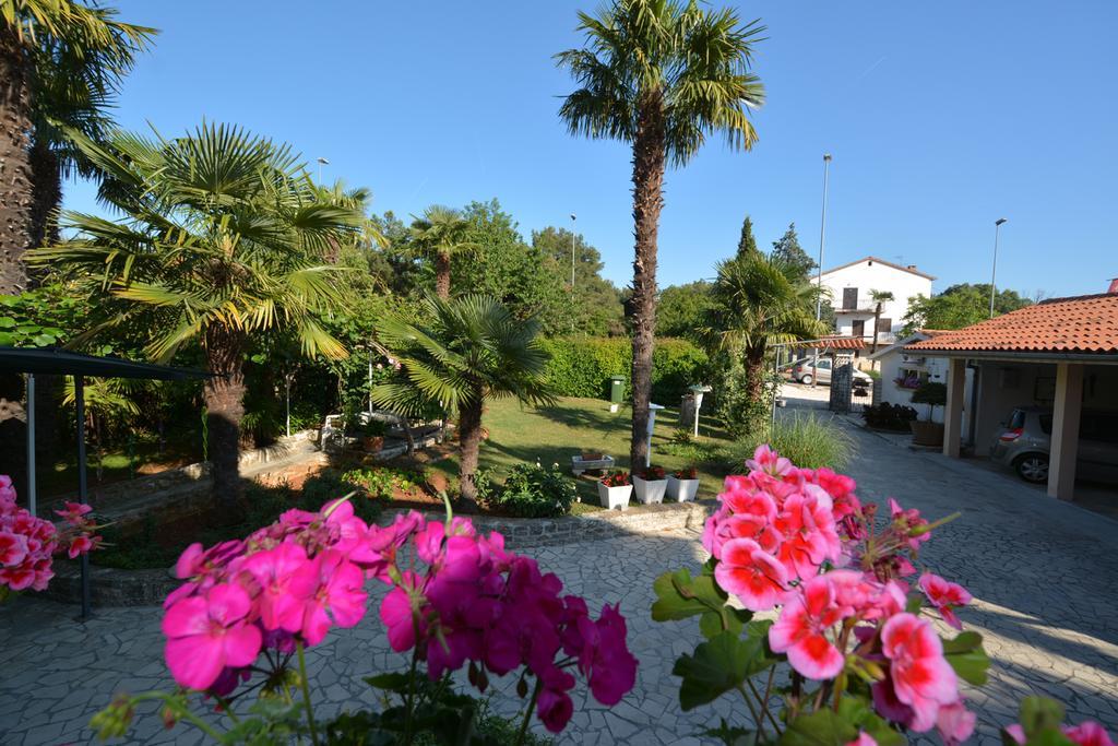 Apartments Nela Poreč Extérieur photo